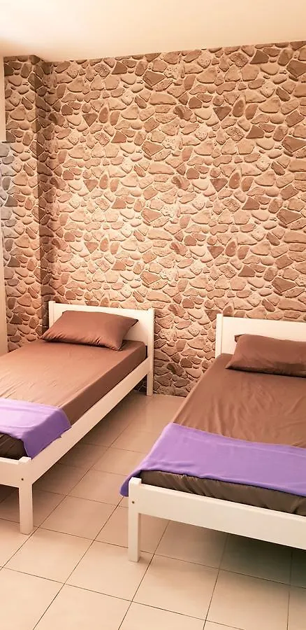 Basic & Cozy Home Bayan Lepas